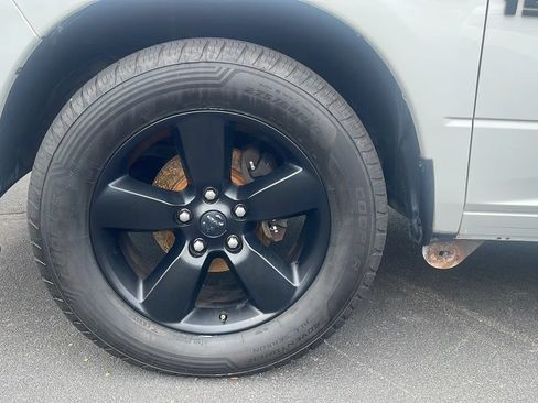 Used 2018 RAM 1500 Express w/ Express Value Package RWD image 21