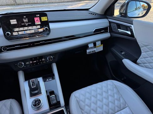 New 2025 Mitsubishi Outlander SEL image 27