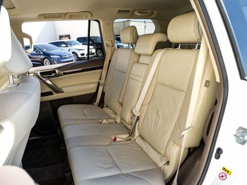 Used 2015 Lexus GX 460 w/ Premium Package image 39