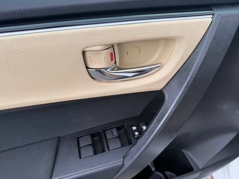 Used 2017 Toyota Corolla LE w/ Carpet Mat Package (TMS) FWD image 19