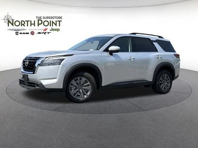 Used 2025 Nissan Pathfinder SV