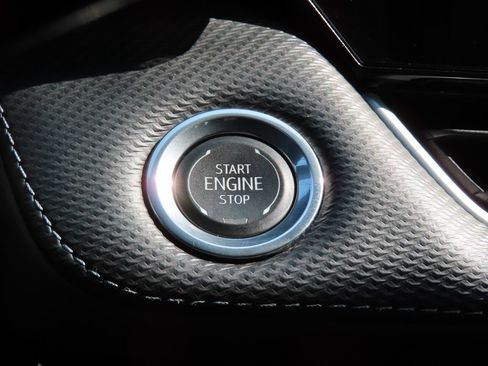 Certified 2026 Chevrolet Equinox LT AWD/4WD image 12