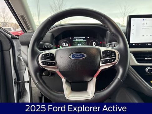 Used 2025 Ford Explorer Active image 19