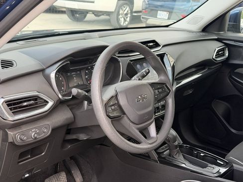 Used 2021 Chevrolet TrailBlazer LT w/ Convenience Package FWD image 16