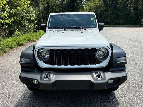 Used 2026 Jeep Wrangler Sport AWD/4WD image 3