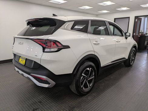 Certified 2024 Kia Sportage LX image 4