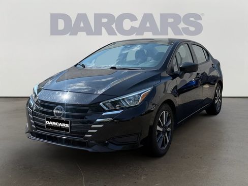 Used 2024 Nissan Versa SV FWD image 3
