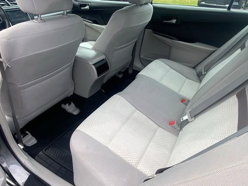 Used 2014 Toyota Camry LE FWD image 22