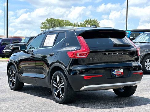 Used 2023 Volvo XC40 B5 Plus AWD/4WD image 13