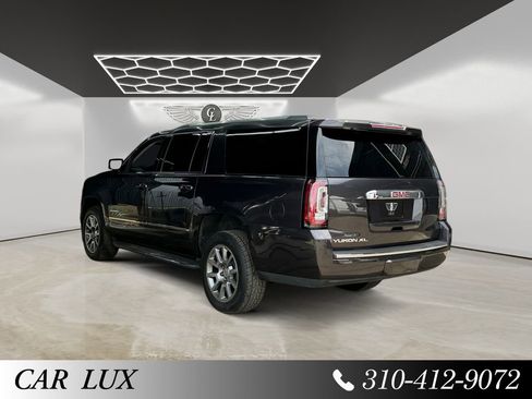 Used 2018 GMC Yukon XL Denali RWD image 3
