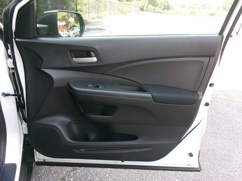 Used 2015 Honda CR-V LX image 17