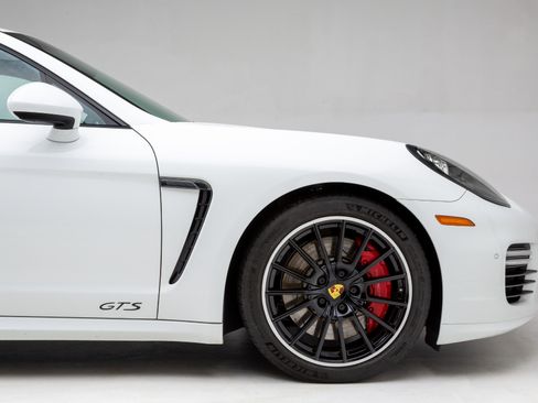Used 2016 Porsche Panamera GTS image 35