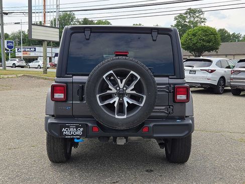 Used 2024 Jeep Wrangler Unlimited w/ Convenience Group AWD/4WD image 6