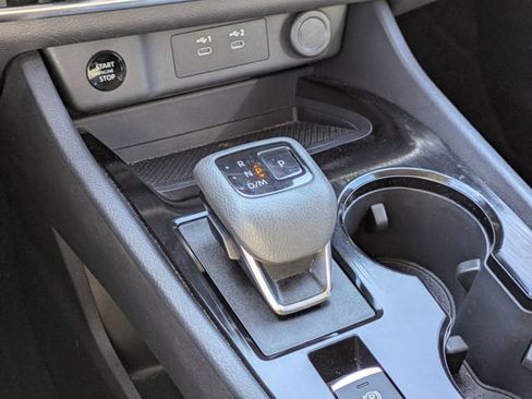 Used 2025 Nissan Rogue SV FWD image 23