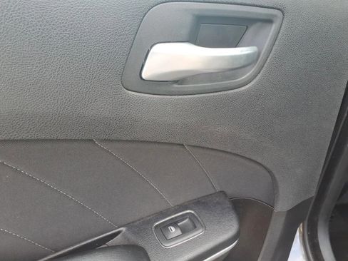 Used 2019 Dodge Charger SXT image 18