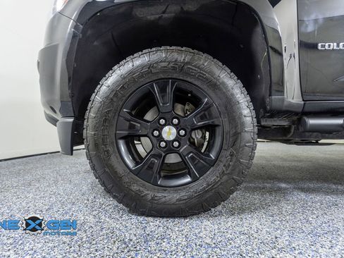 Used 2017 Chevrolet Colorado Z71 AWD/4WD image 44