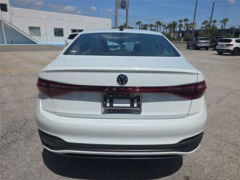 Used 2025 Volkswagen Jetta S FWD image 4