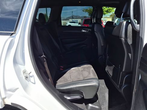 Used 2020 Jeep Grand Cherokee Altitude AWD/4WD image 33