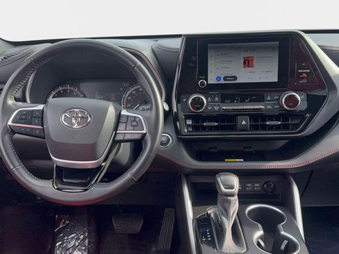 Used 2023 Toyota Highlander XSE image 12