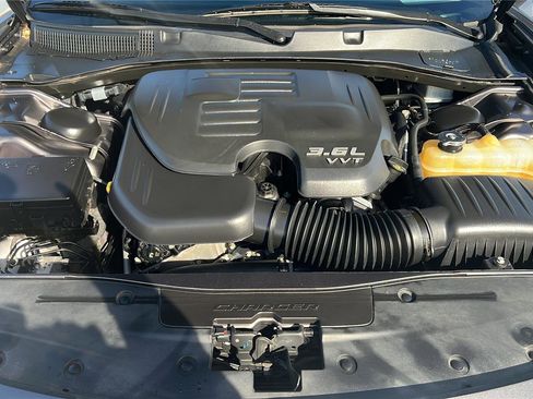 Used 2018 Dodge Charger GT image 21