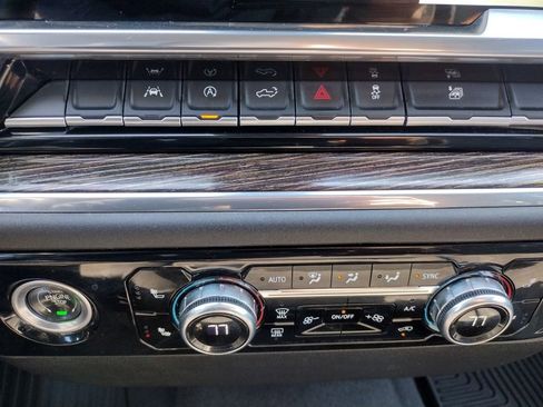 Used 2023 GMC Sierra 1500 SLE w/ Enhanced Capability Package image 5