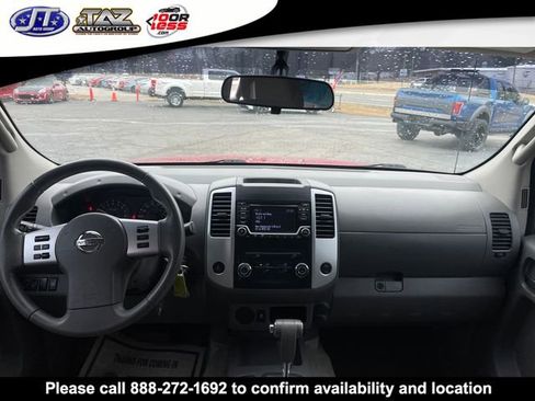 Used 2015 Nissan Frontier SV image 11