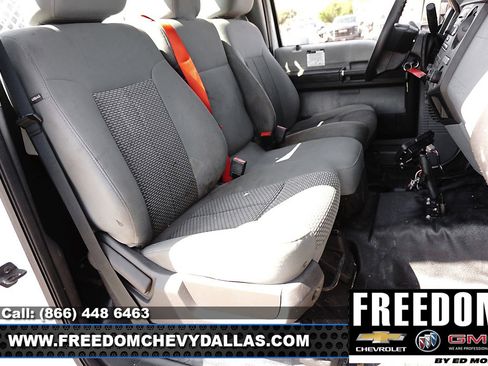 Used 2014 Ford F550 4x4 Regular Cab Super Duty image 7