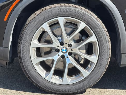 Used 2019 BMW X5 xDrive40i w/ Convenience Package AWD/4WD image 32