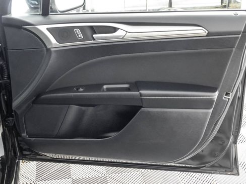 Used 2018 Ford Fusion SE FWD image 40