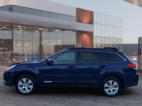 Used 2011 Subaru Outback 2.5i Limited AWD/4WD image 5