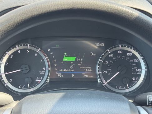Used 2023 Toyota Highlander L FWD image 14