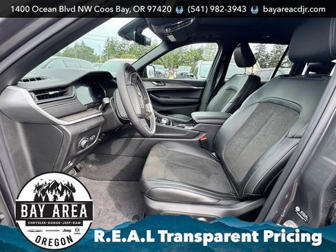 New 2026 Jeep Grand Cherokee Altitude image 13