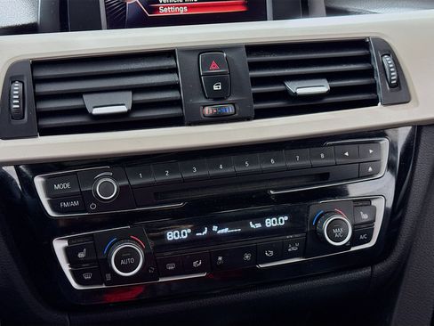 Used 2016 BMW 320i xDrive Sedan image 17