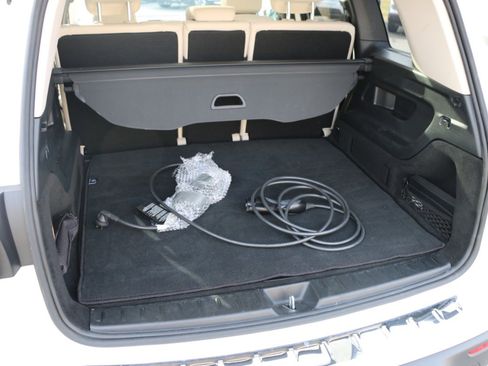 Used 2023 Mercedes-Benz EQB 300 4MATIC image 31