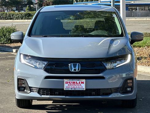 New 2026 Honda Odyssey Touring image 9