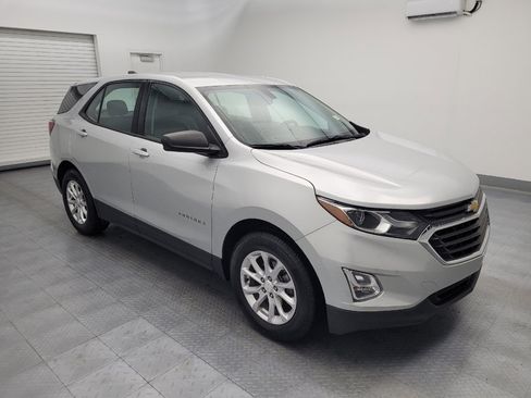 Used 2018 Chevrolet Equinox LS FWD image 11