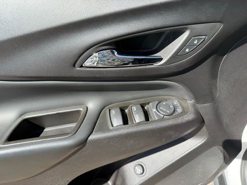 Used 2024 Chevrolet Equinox LT image 12