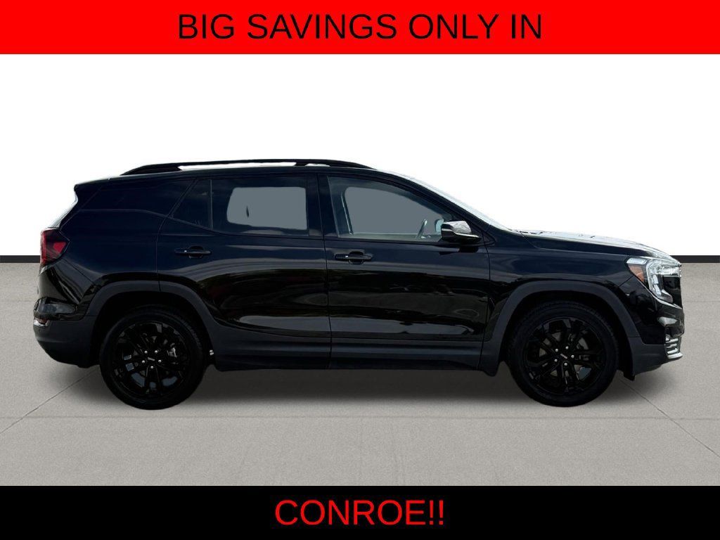Used 2022 GMC Terrain SLT w/ Tech Package FWD image 4