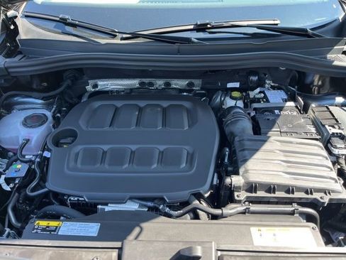 New 2025 Volkswagen Tiguan SE image 28
