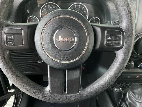 Used 2018 Jeep Wrangler Sport AWD/4WD image 16