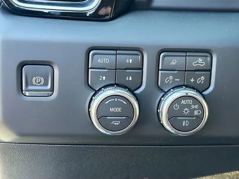 New 2026 GMC Sierra 2500 Denali Ultimate AWD/4WD image 8