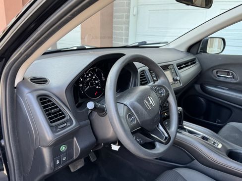 Used 2019 Honda HR-V LX image 15
