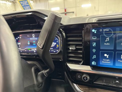 Used 2024 Chevrolet Silverado 1500 LT image 30