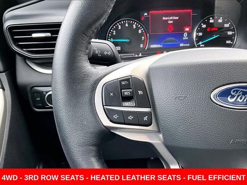 Used 2022 Ford Explorer XLT image 11