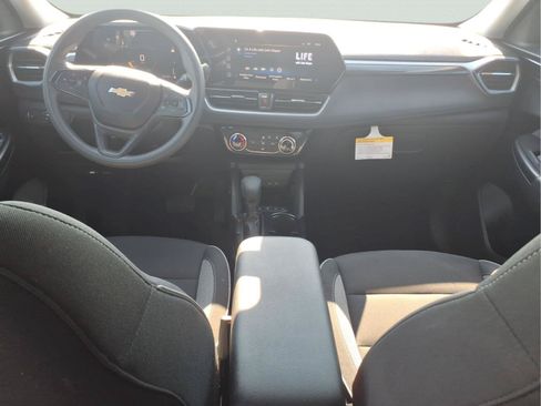 Used 2025 Chevrolet TrailBlazer LT AWD/4WD image 14