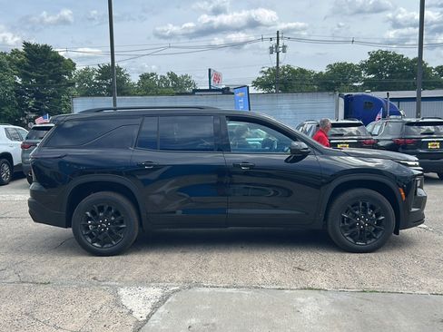 New 2026 Chevrolet Traverse LT w/ Midnight/Sport Edition AWD/4WD image 6