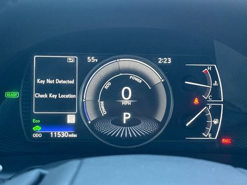 Certified 2025 Lexus ES 300h w/ Premium Package image 33