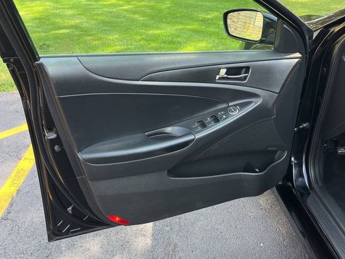Used 2011 Hyundai Sonata SE w/ Navigation & Sunroof Pkg 4 FWD image 12