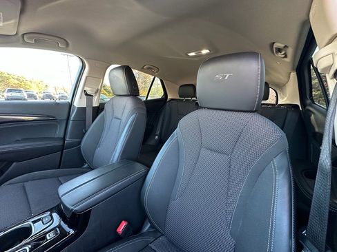 Used 2023 Buick Envision Preferred w/ Sport Touring Package image 15