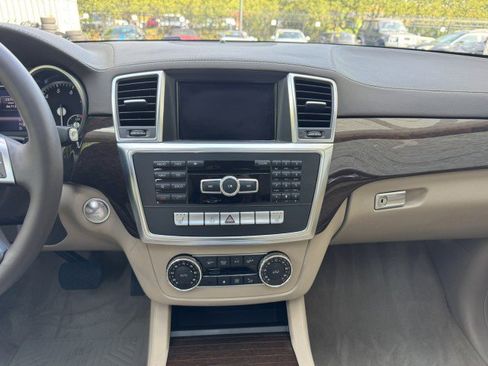 Used 2013 Mercedes-Benz GL 450 4MATIC image 30
